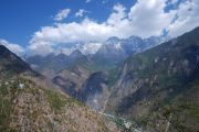 pohled na vrcholky, Tiger Leaping Gorge
